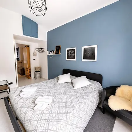 Two-room Near The Polytechnic With Balcony דירה *