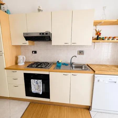 Two-room Near The Polytechnic With Balcony דירה טורינו